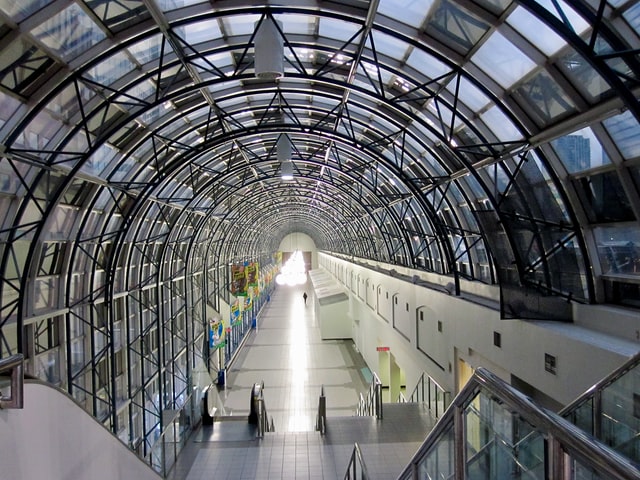 Interior de un edificio moderno.